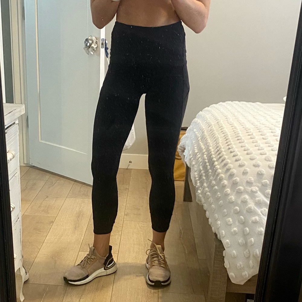 COPY - Navy Lululemon Crop 25”